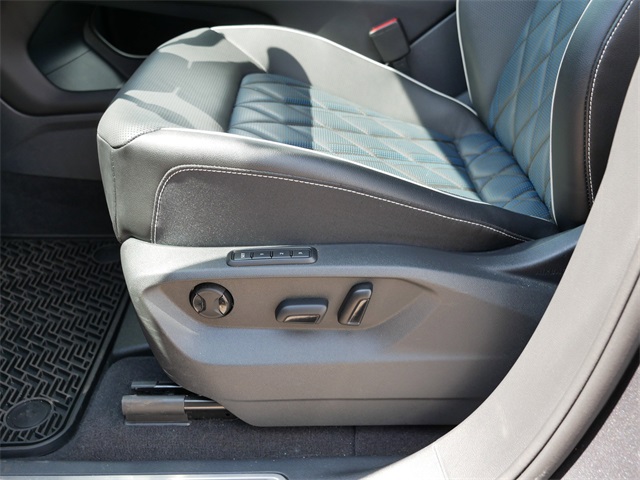 2024 Volkswagen Atlas Cross Sport SEL Premium R-Line photo 15