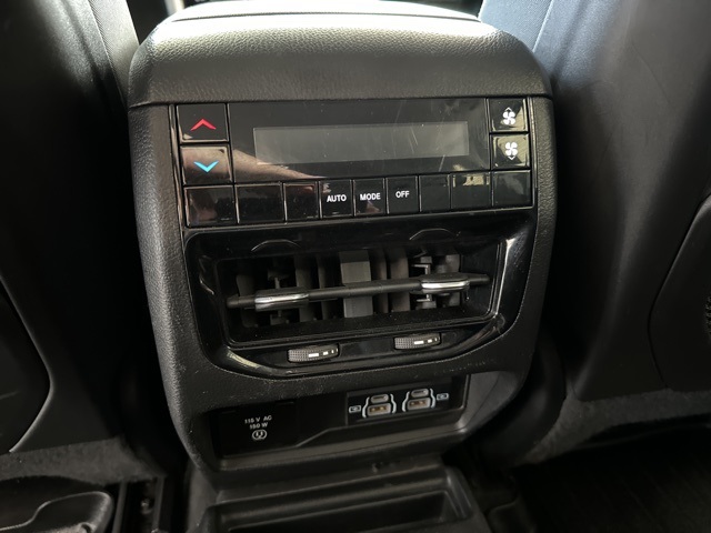 2022 Jeep Grand Cherokee Laredo photo 16