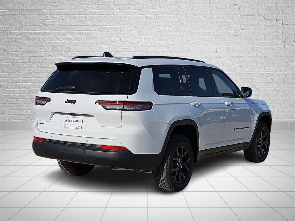 2025 Jeep Grand Cherokee Altitude photo 4