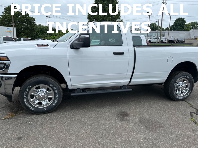 2025 Ram 2500 Tradesman photo 2
