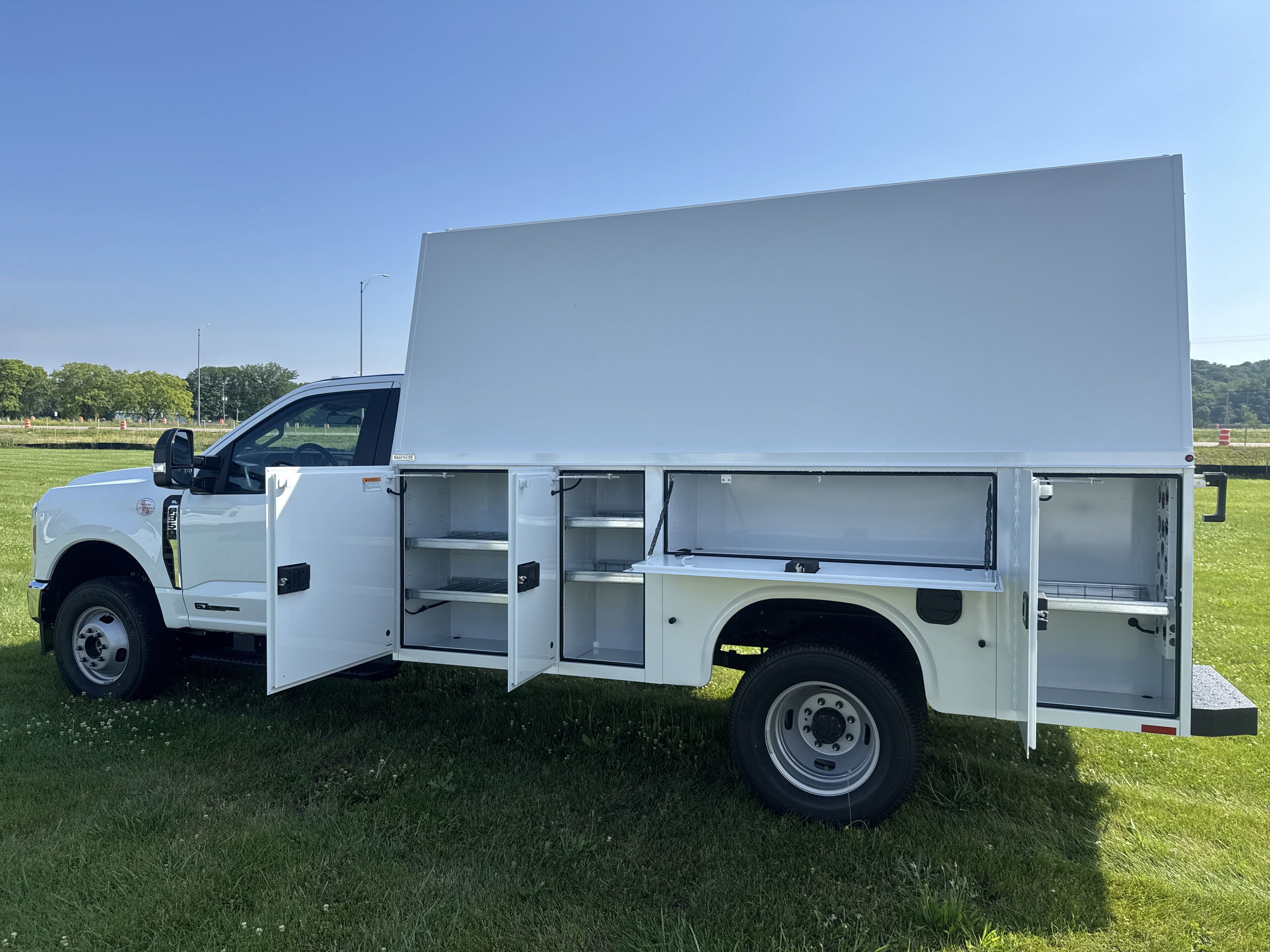 2025 Ford F-350 XL photo 2