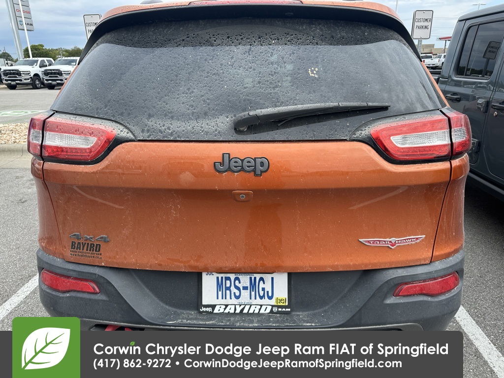 2016 Jeep Cherokee Trailhawk photo 2