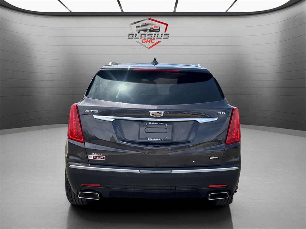2018 Cadillac XT5 Luxury photo 3