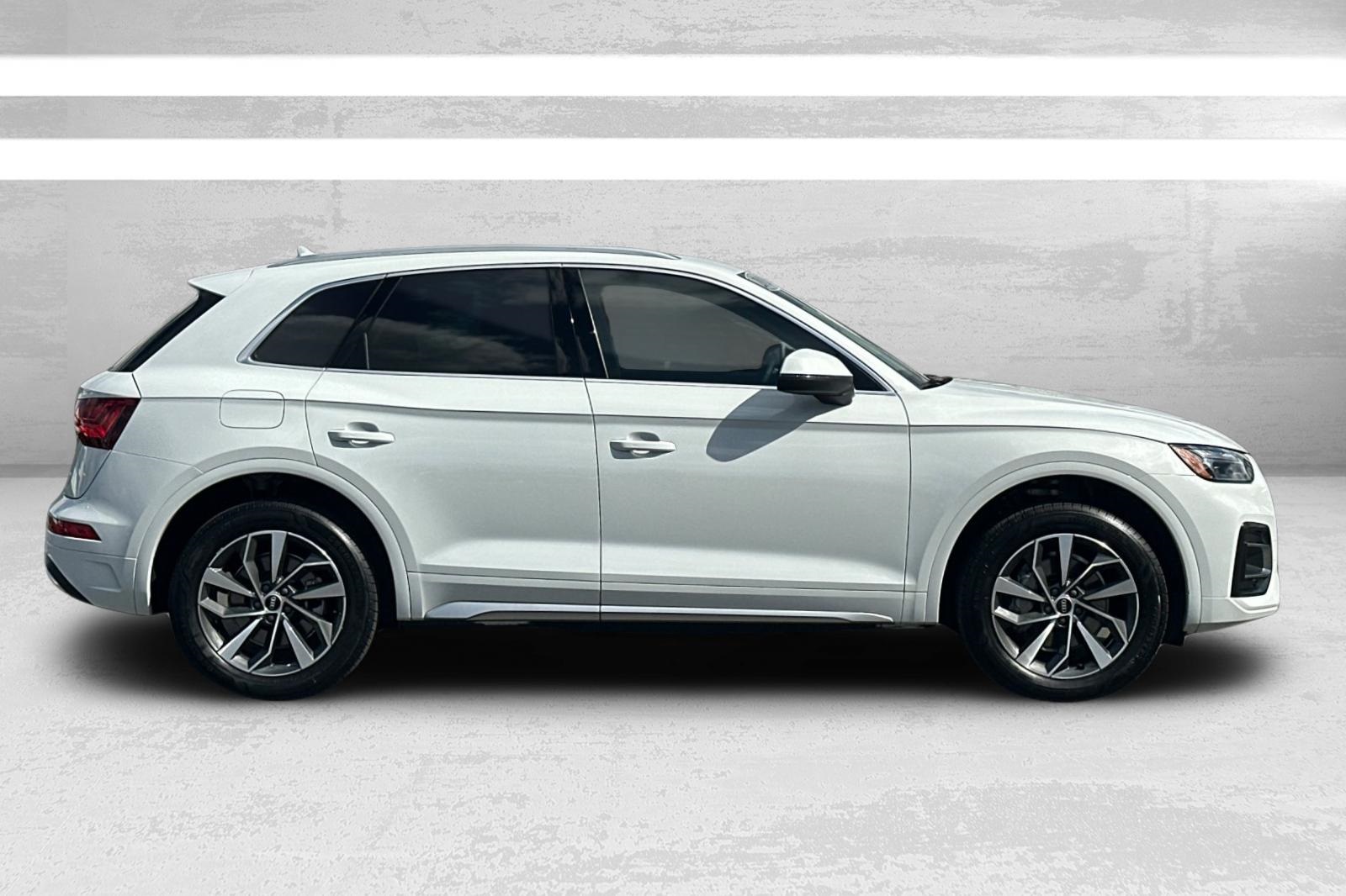 2021 Audi Q5 45 Premium Plus photo 2
