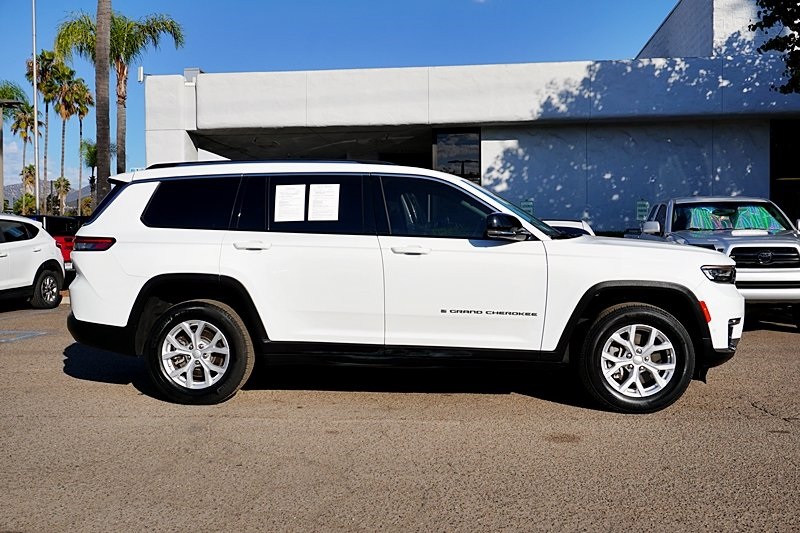 Used 2023 White Jeep Limited image 6