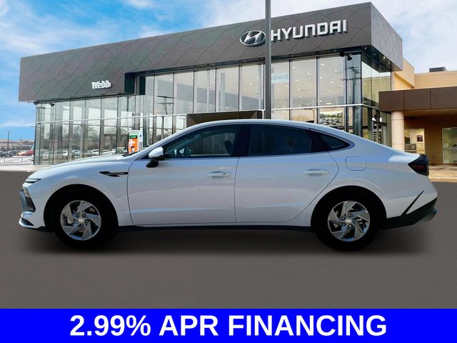 New 2025 White Hyundai SE image 3