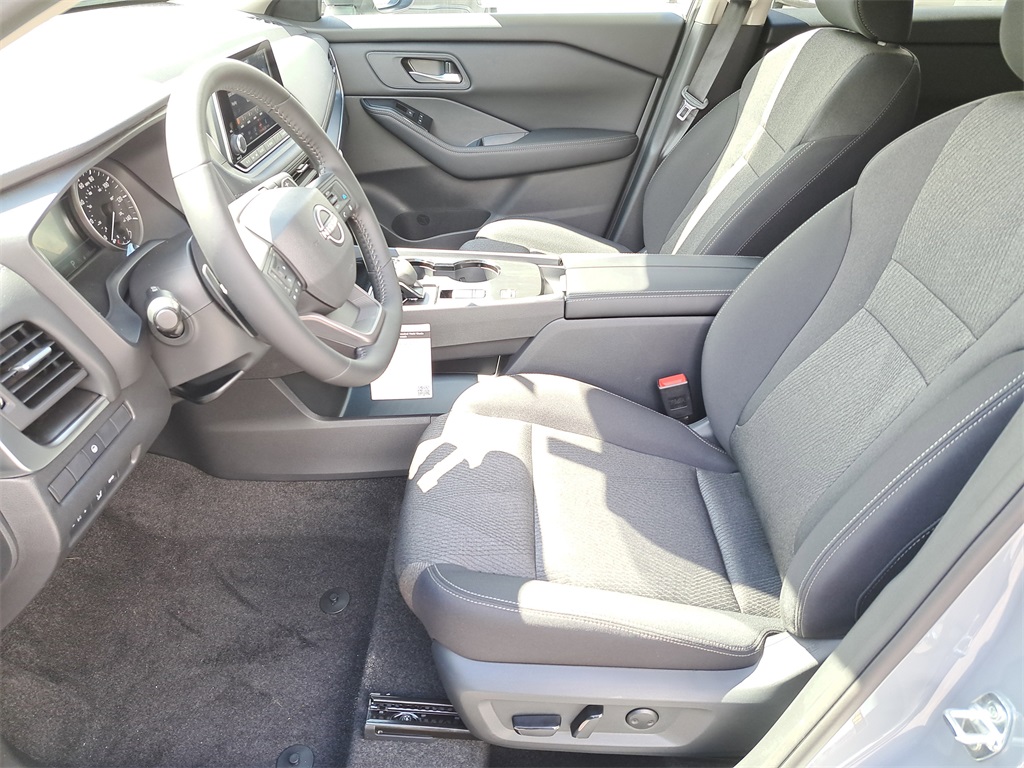 2026 Nissan Rogue SV photo 19