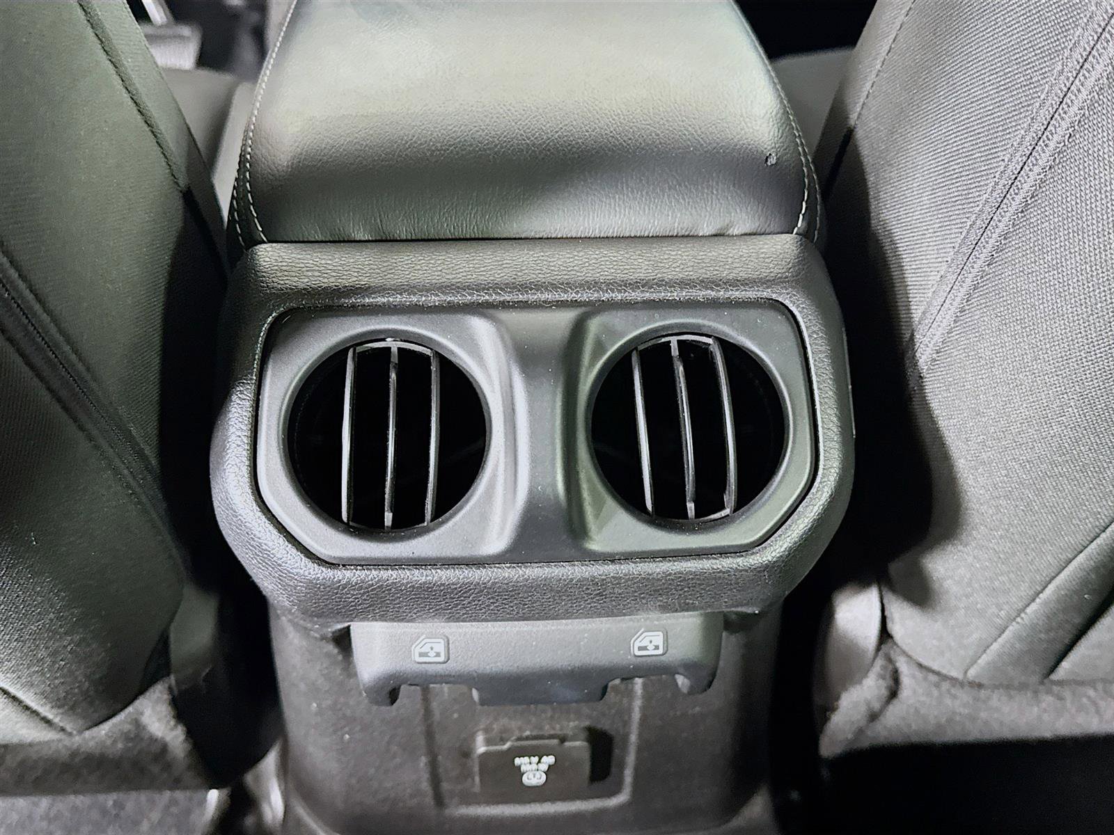 2019 Jeep Wrangler Unlimited Sahara photo 19