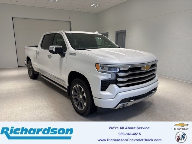 2023 Chevrolet Silverado 1500 High Country's photo