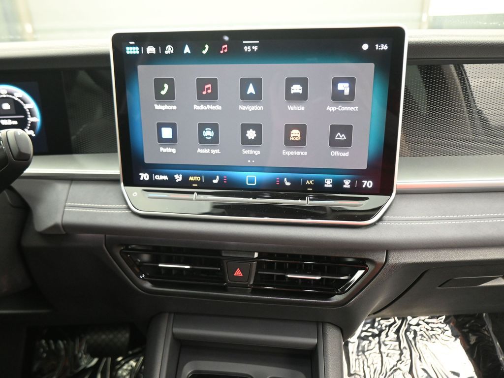 2025 Volkswagen Tiguan SE photo 47