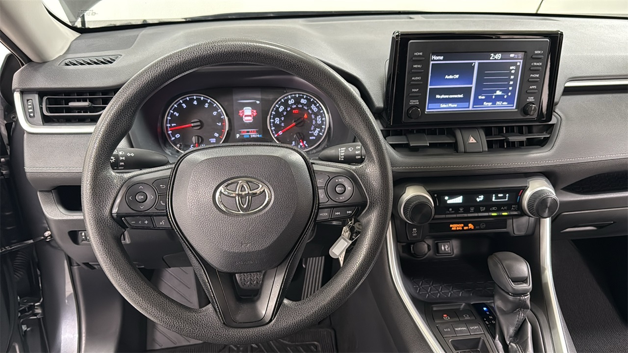 2019 Toyota RAV4 LE photo 9