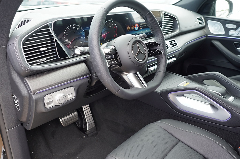 2026 Mercedes Benz GLS 450 4MATIC photo 15