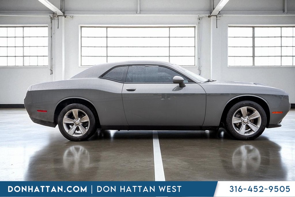 2019 Dodge Challenger SXT photo 26