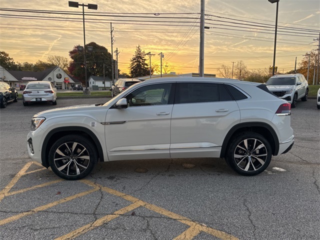 2025 Volkswagen Atlas Cross Sport SEL Premium R-Line photo 6