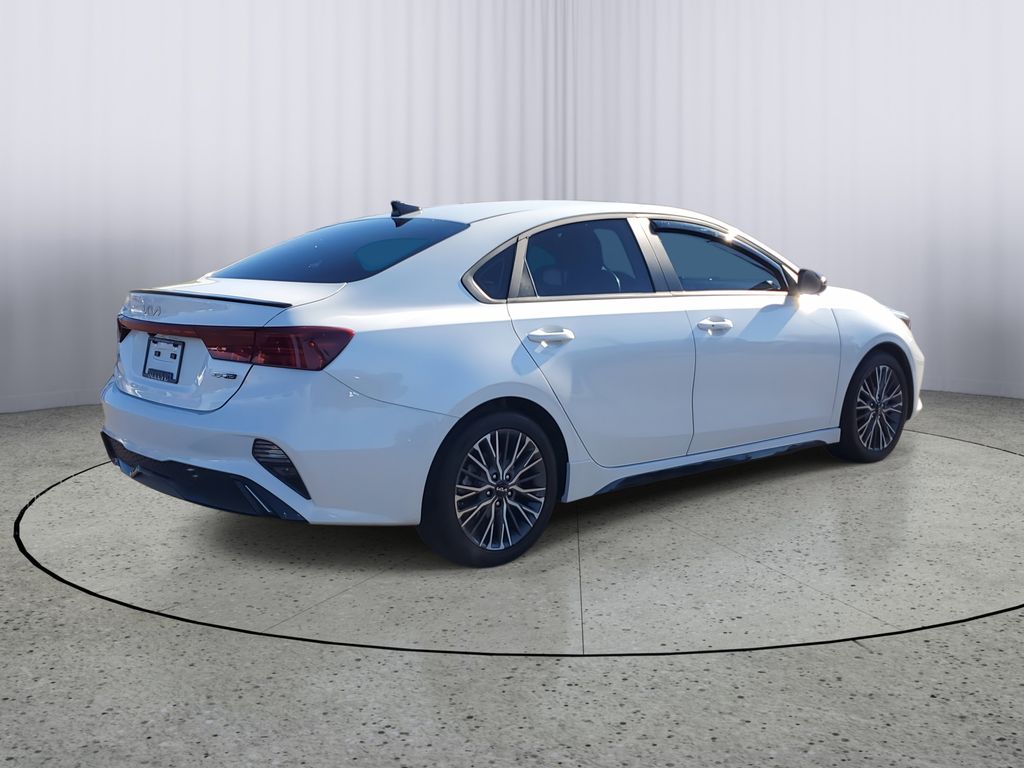 2024 Kia Forte GT-Line photo 4