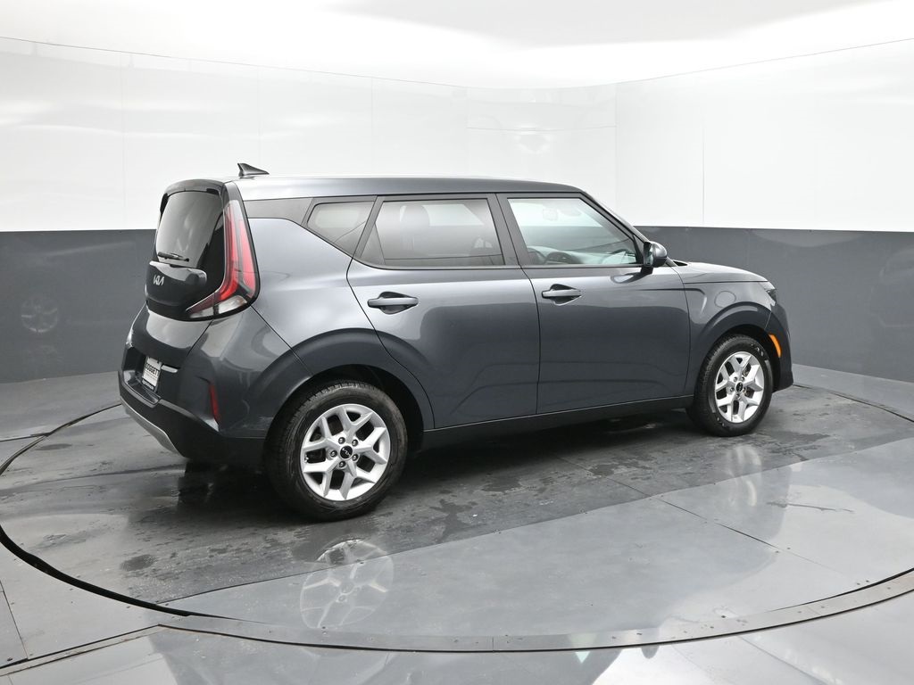2023 Kia Soul LX photo 14