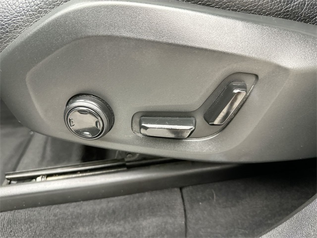 2018 Volvo XC90 T6 Momentum photo 4