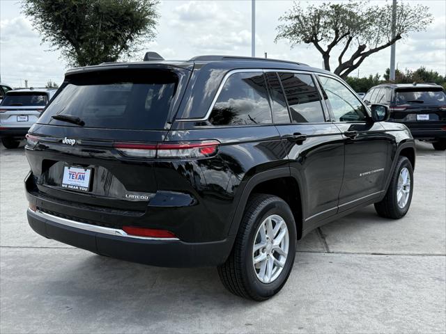 2025 Jeep Grand Cherokee Laredo X photo 3