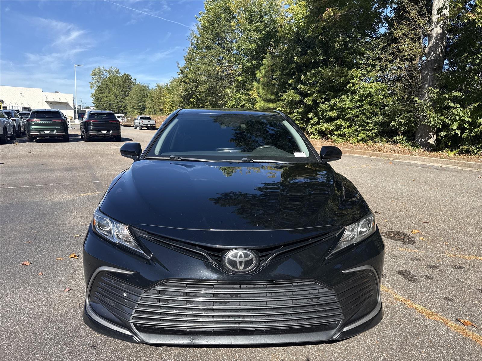 2022 Toyota Camry LE photo 2