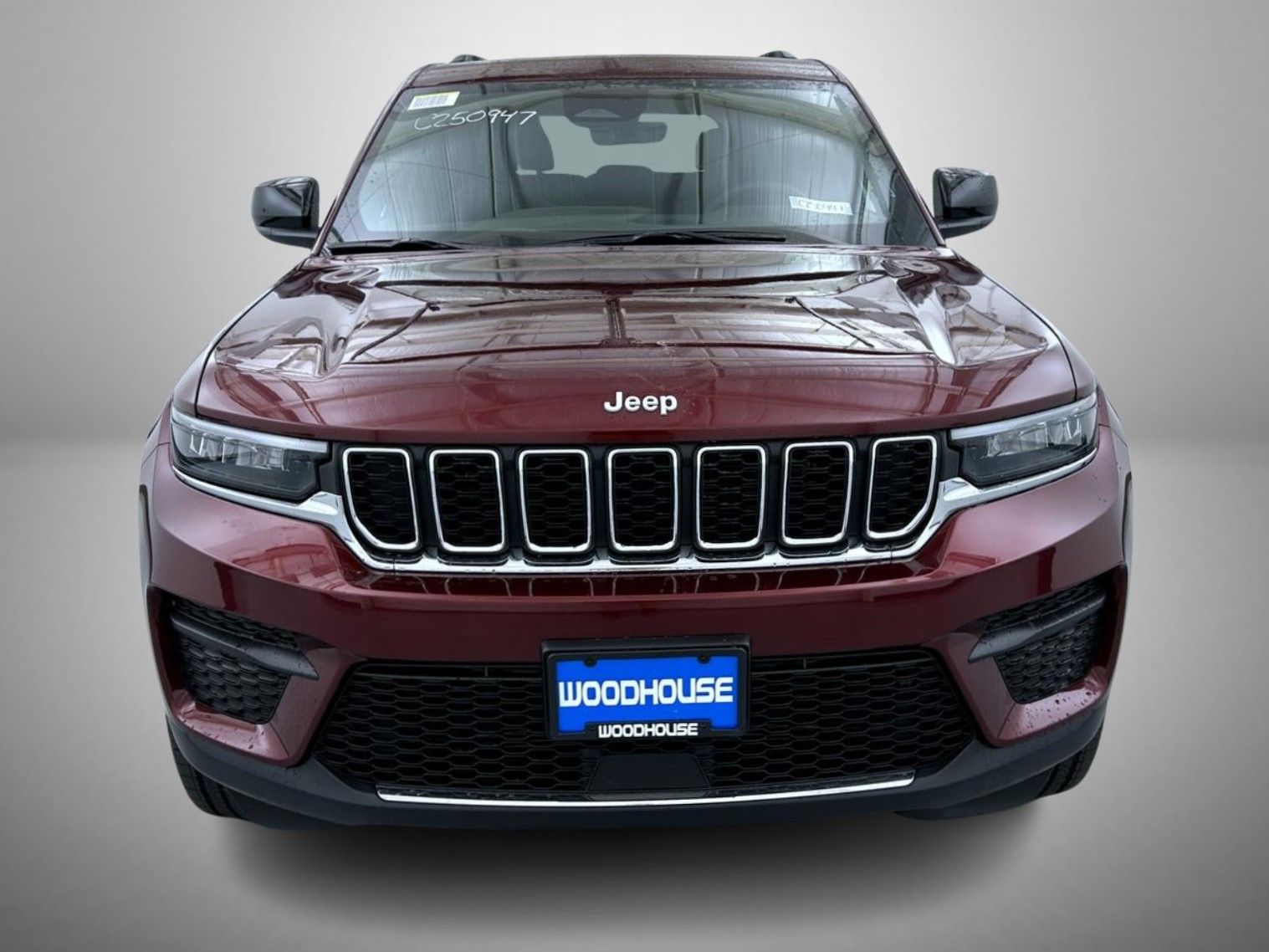 2025 Jeep Grand Cherokee Laredo photo 2