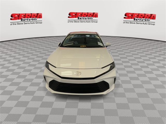 2025 Toyota Camry LE photo 4