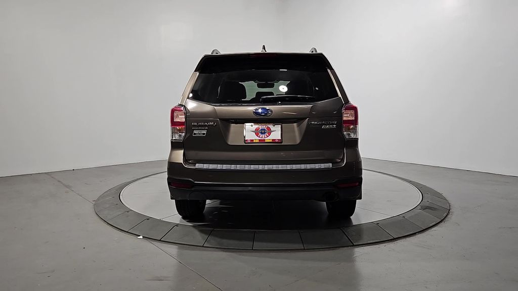 2017 Subaru Forester 2.5i Touring photo 4