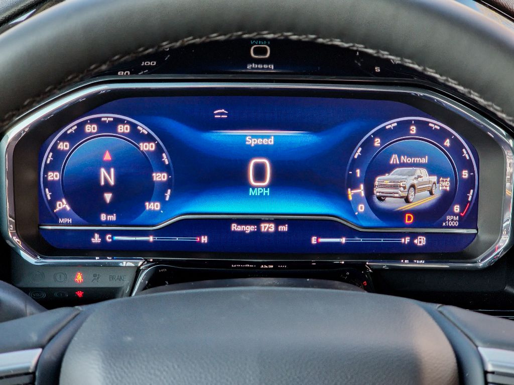 2025 Chevrolet Silverado 1500 RST photo 2