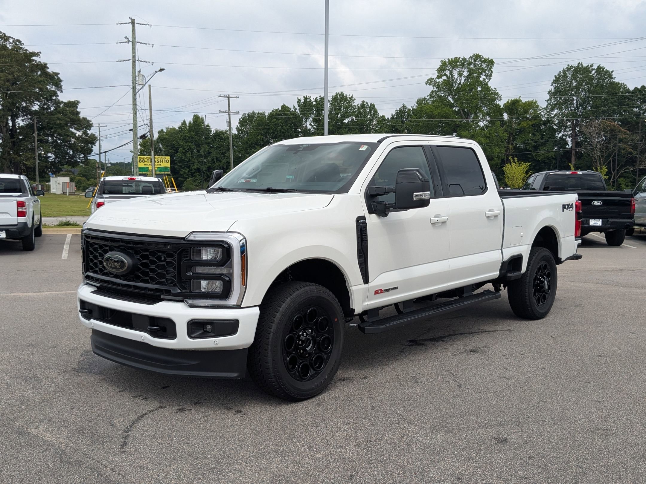 2025 Ford F-350 Super Duty Lariat's photo