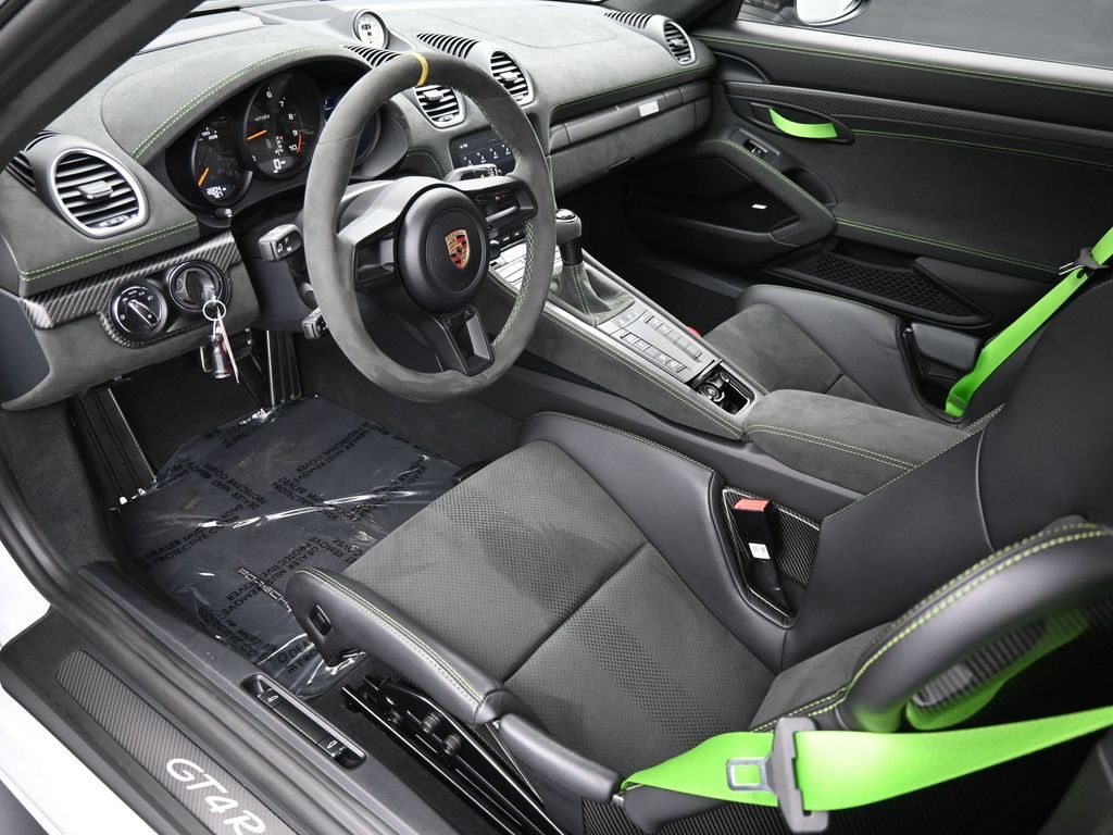 2023 Porsche Cayman GT4 RS photo 3