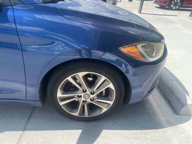 2017 Hyundai Elantra SE Tech Limited photo 4