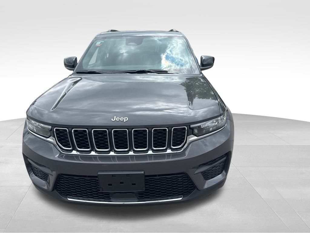 2025 Jeep Grand Cherokee Laredo X photo 4