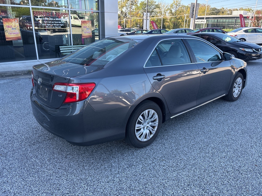 2012 Toyota Camry LE photo 3