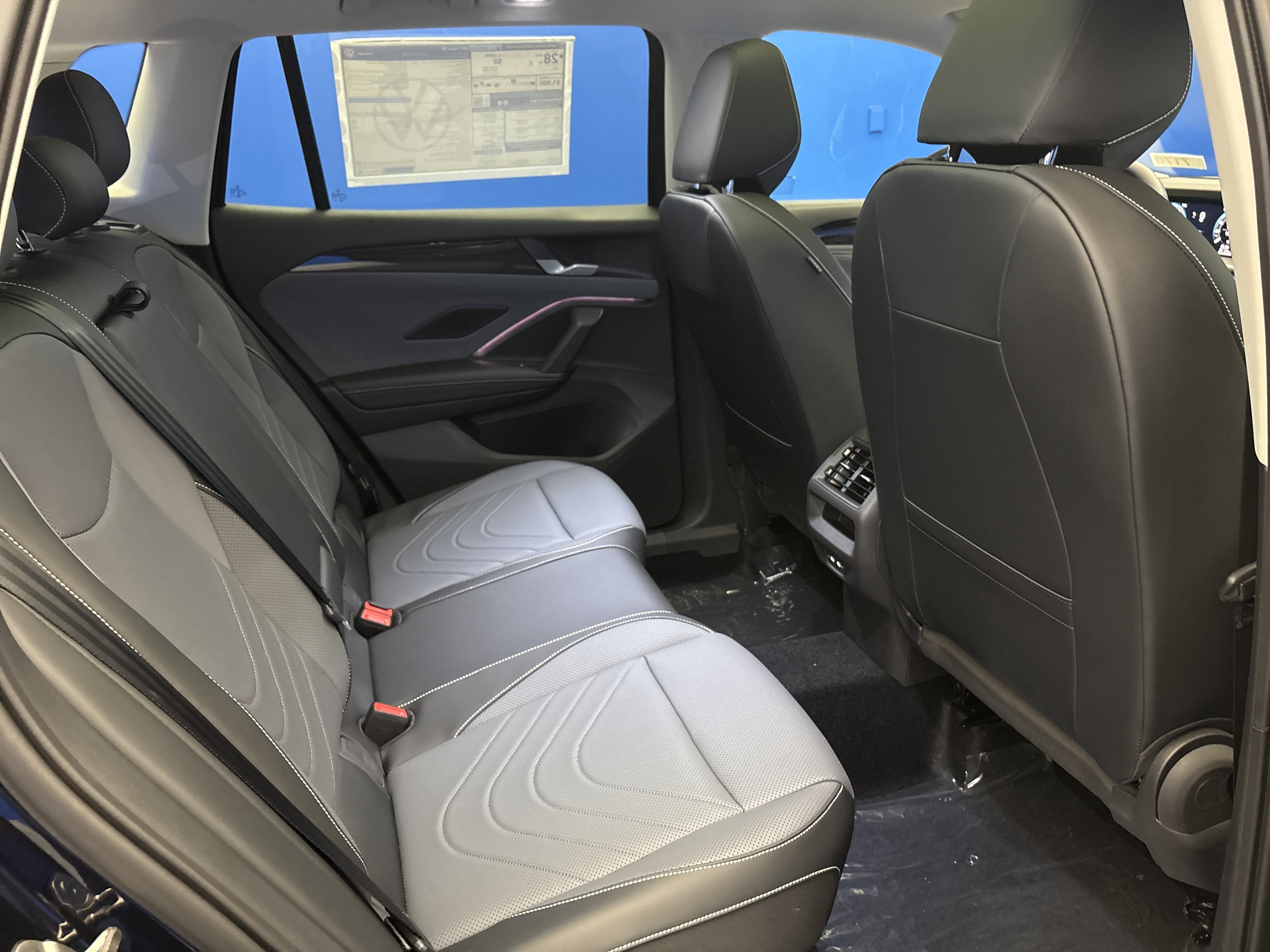 2025 Volkswagen Tiguan SE photo 12