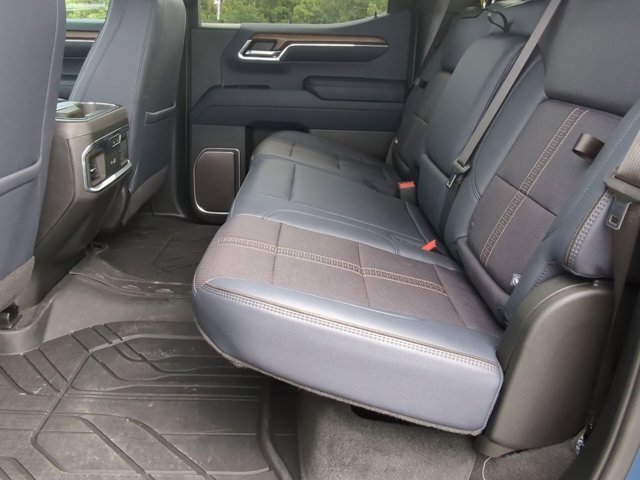 2024 Chevrolet Silverado 1500 High Country photo 15