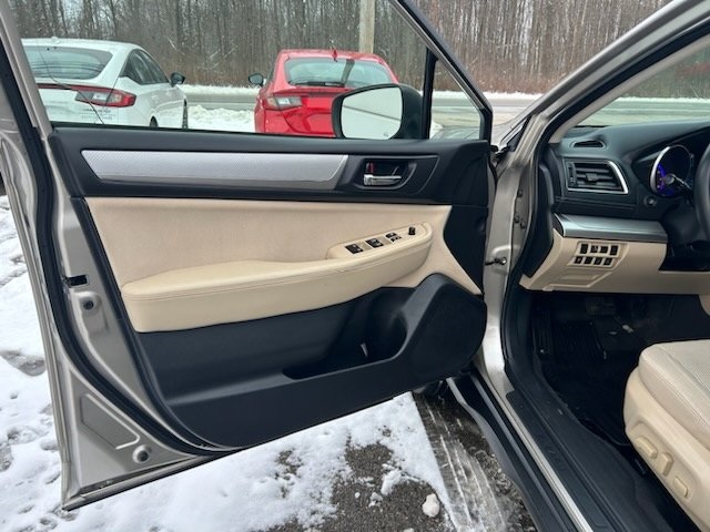 2019 Subaru Outback 2.5i Premium photo 4