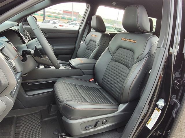 2025 Nissan Pathfinder Rock Creek photo 7