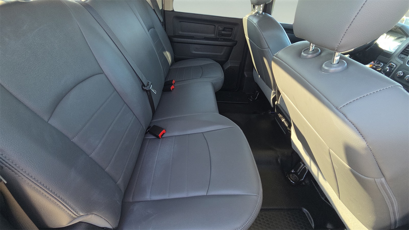 2018 Ram 1500 Tradesman photo 25