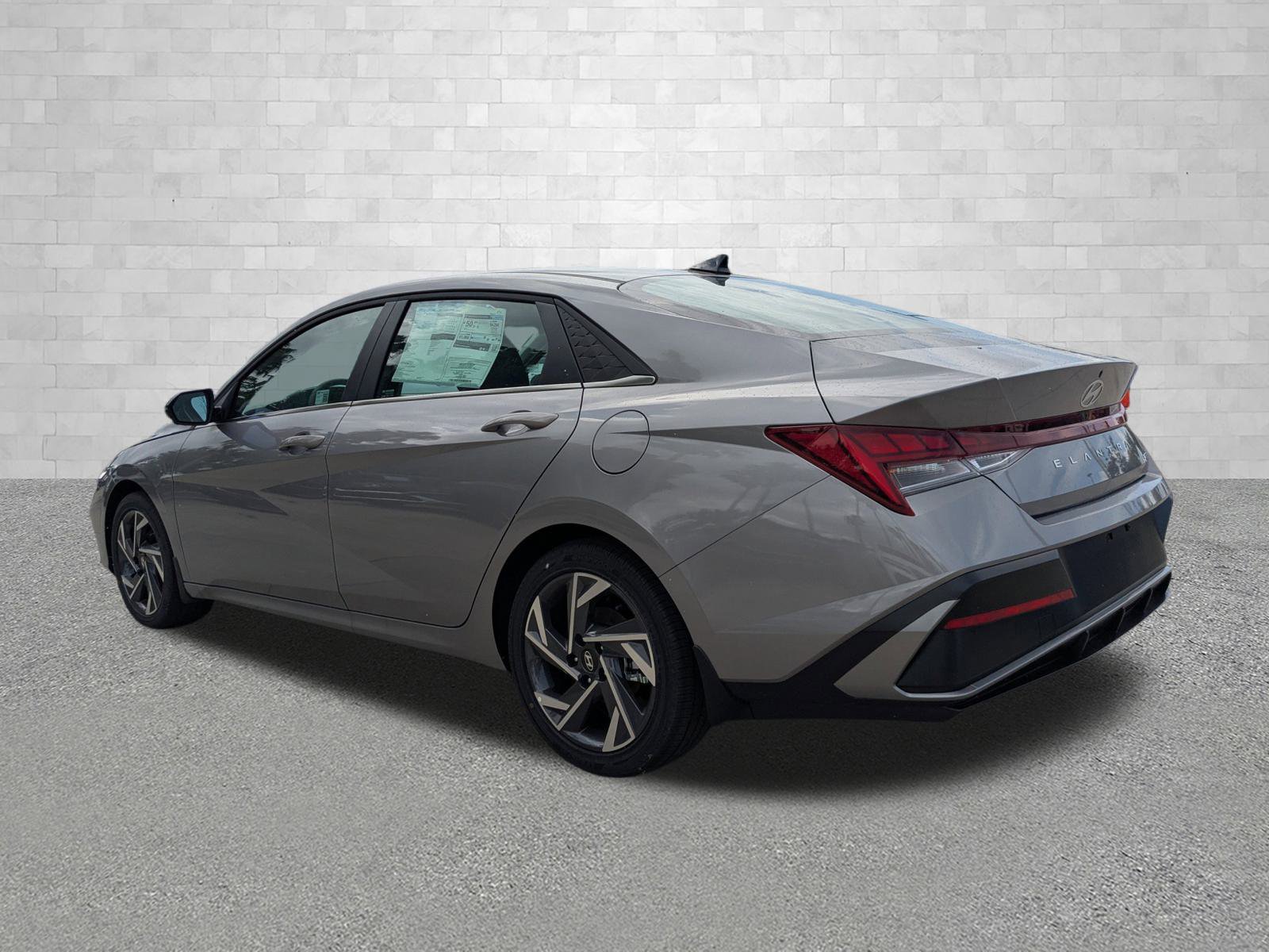 2025 Hyundai Elantra Hybrid Limited photo 4