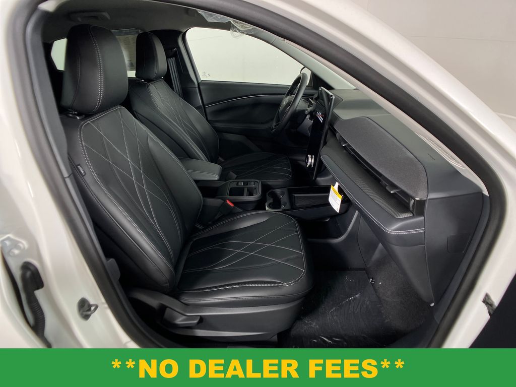 2025 Ford Mustang Mach-E Select photo 4