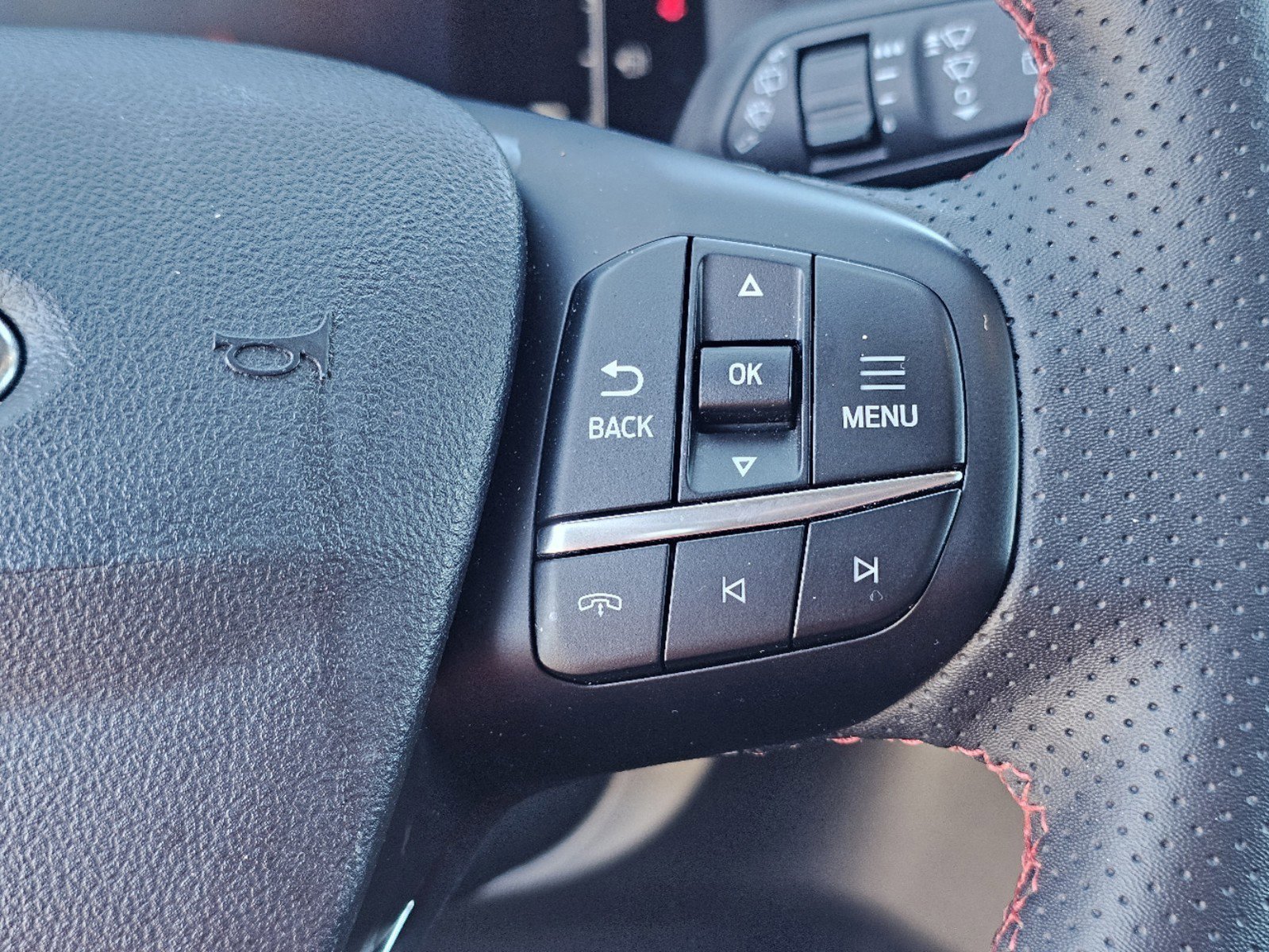 2024 Ford Escape ST-Line photo 15