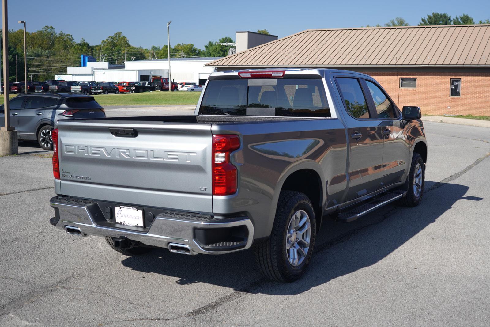 2026 Chevrolet Silverado 1500 LT photo 2