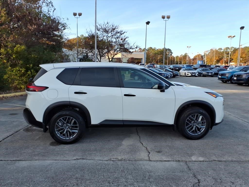 2023 Nissan Rogue S's photo