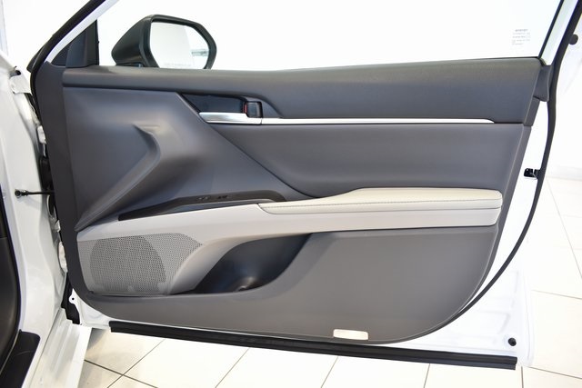 2022 Toyota Camry Hybrid XLE photo 10