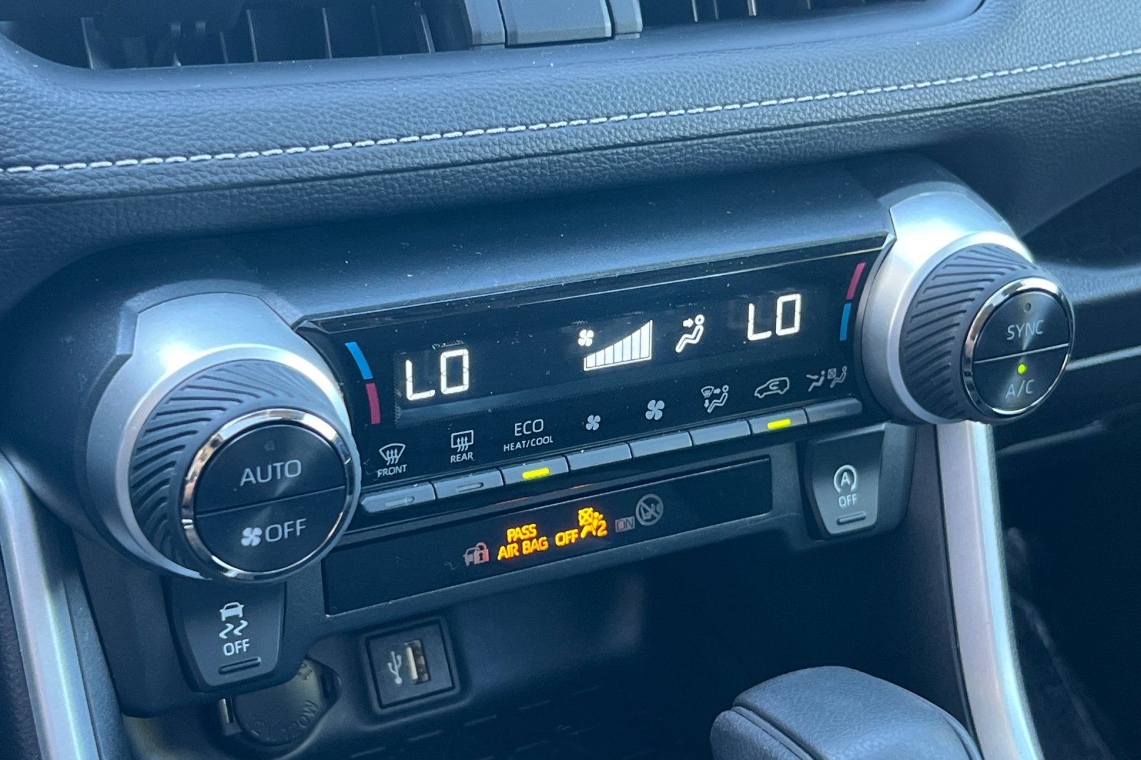 2023 Toyota RAV4 XLE photo 15