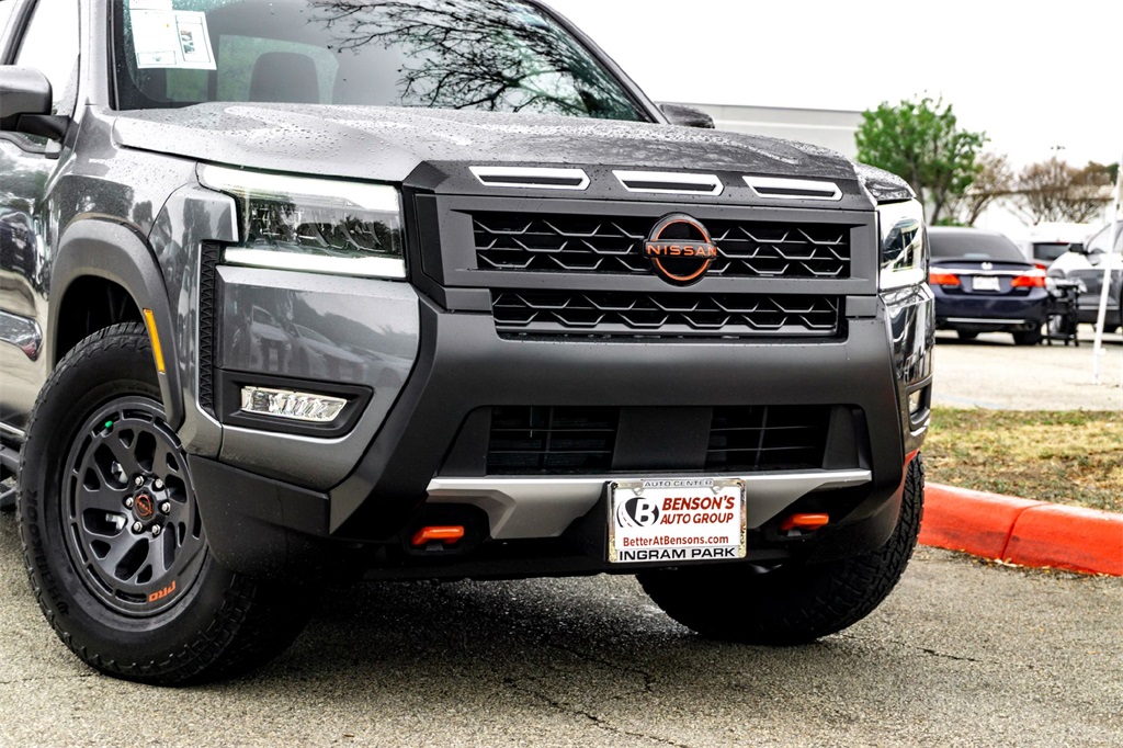 2026 Nissan Frontier PRO-X photo 3