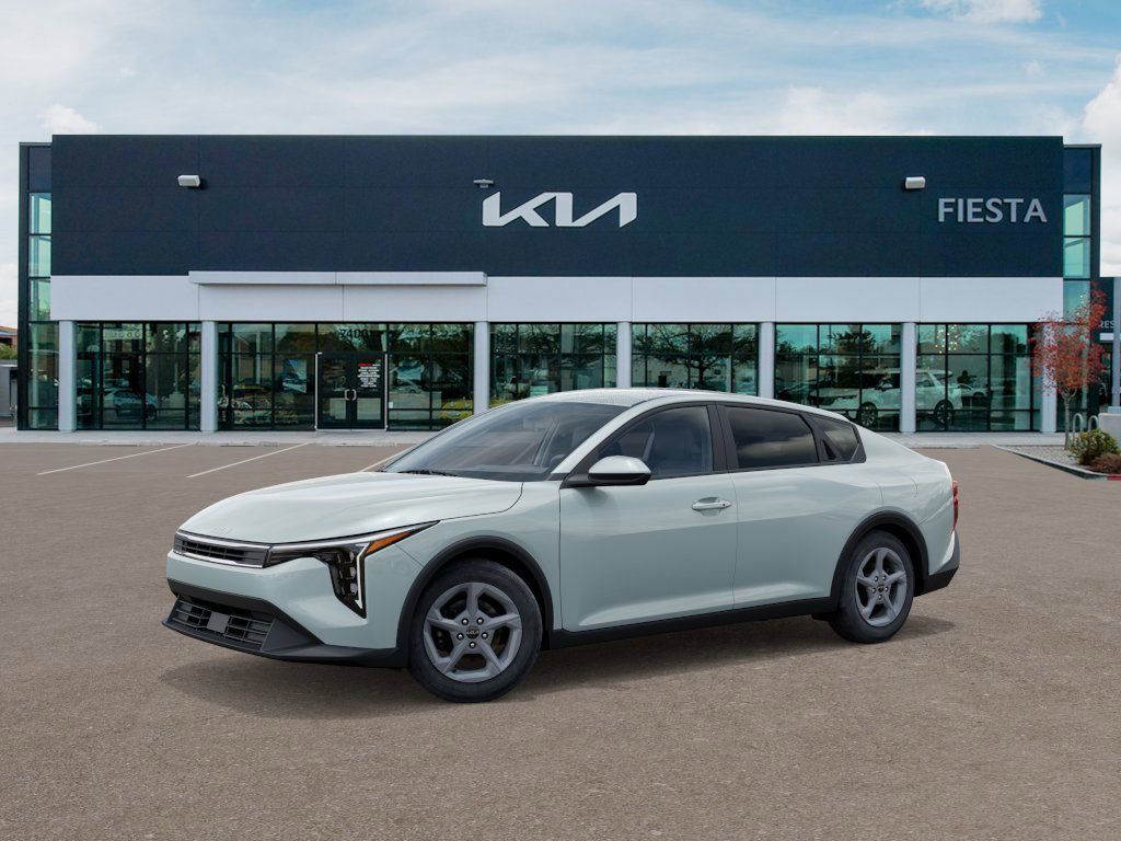 2025 Kia K4 LXS photo 3