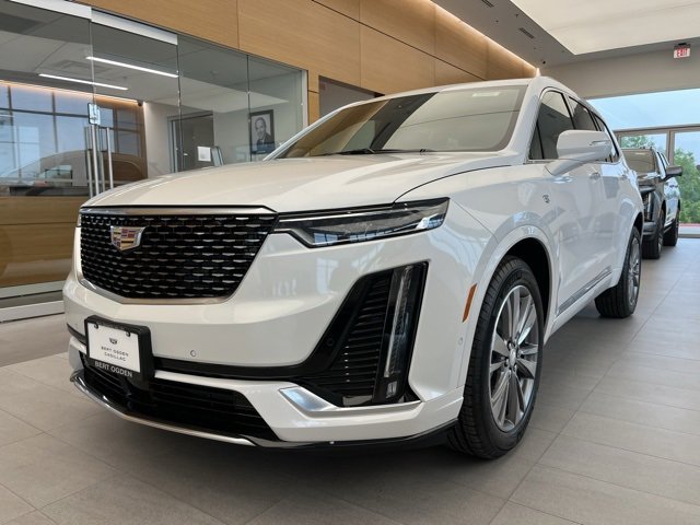 2025 Cadillac XT6 Premium Luxury photo 3