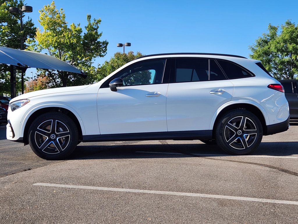 2026 Mercedes Benz GLC 300 4MATIC photo 4