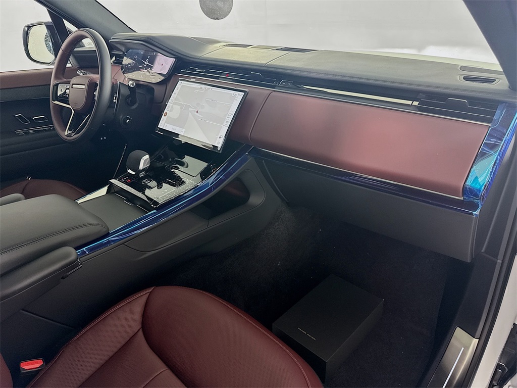 2025 Land Rover Range Rover Sport SE photo 27