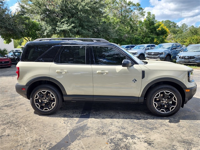 2025 Ford Bronco Sport Outer Banks photo 2